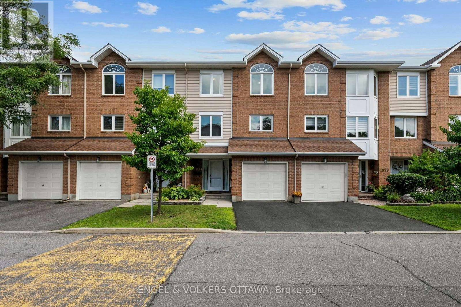 1831 Summerfields Crescent, Ottawa, ON, K1C 7B8