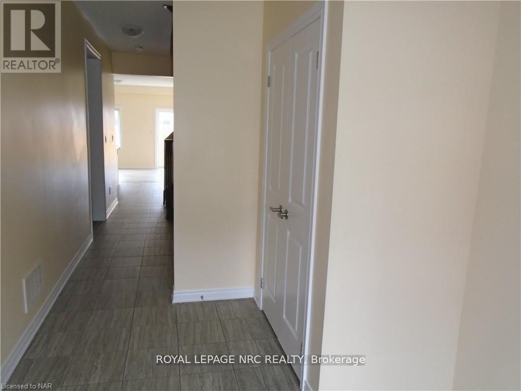 37 Sparkle Drive, Thorold, ON, L2V 0H2 - 2