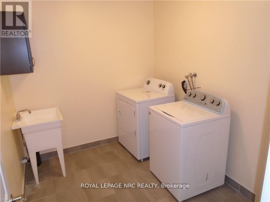 37 Sparkle Drive, Thorold, ON, L2V 0H2 - 15