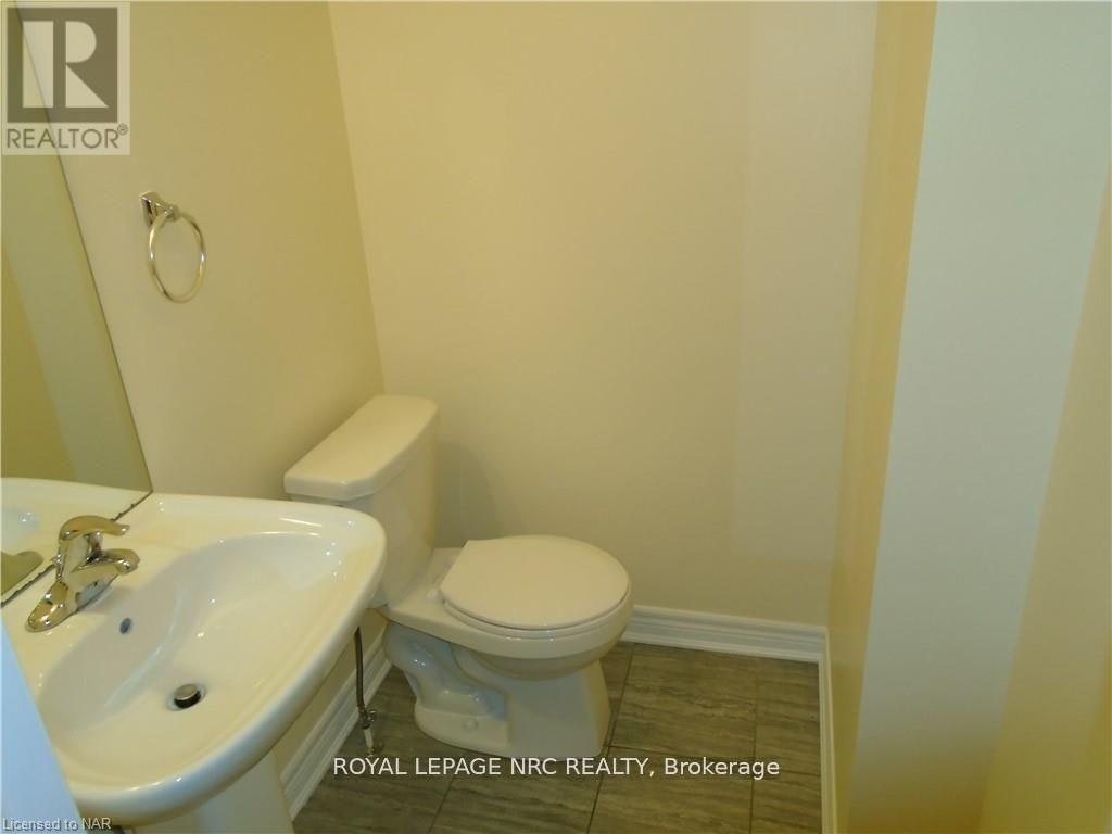 37 Sparkle Drive, Thorold, ON, L2V 0H2 - 4