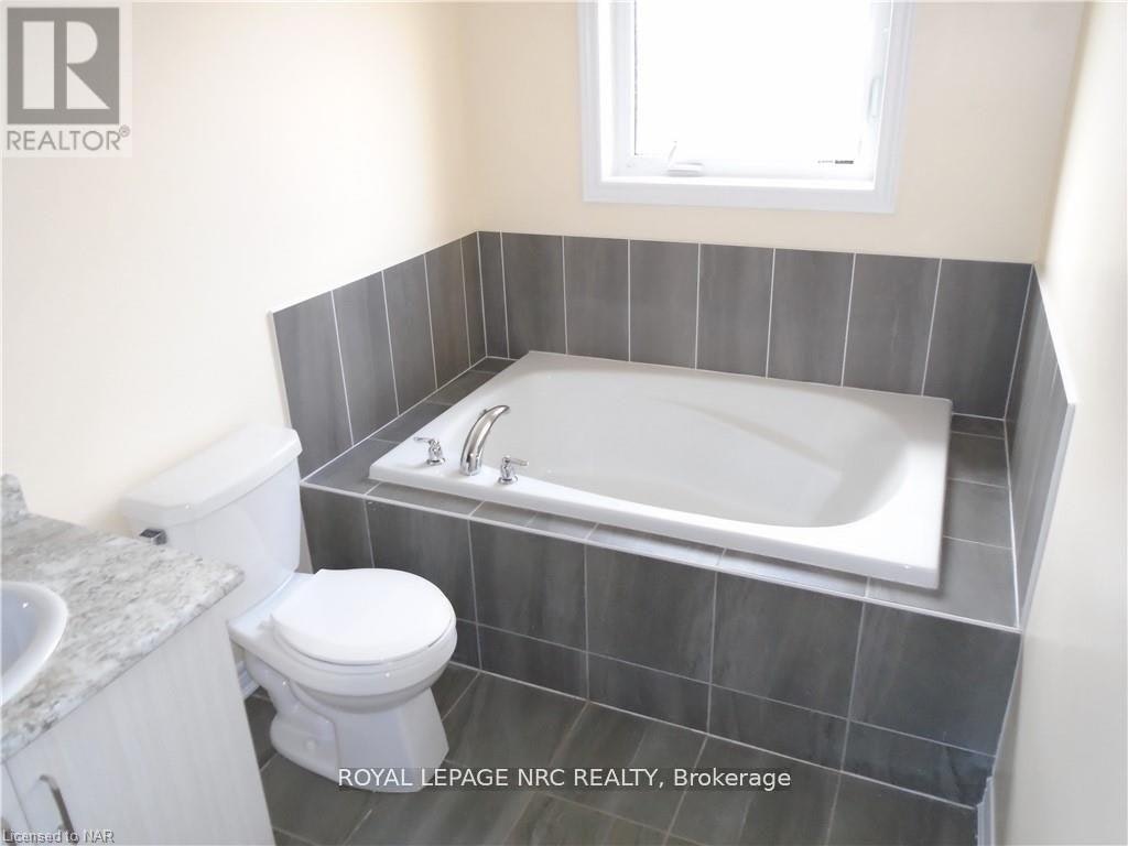 37 Sparkle Drive, Thorold, ON, L2V 0H2 - 12