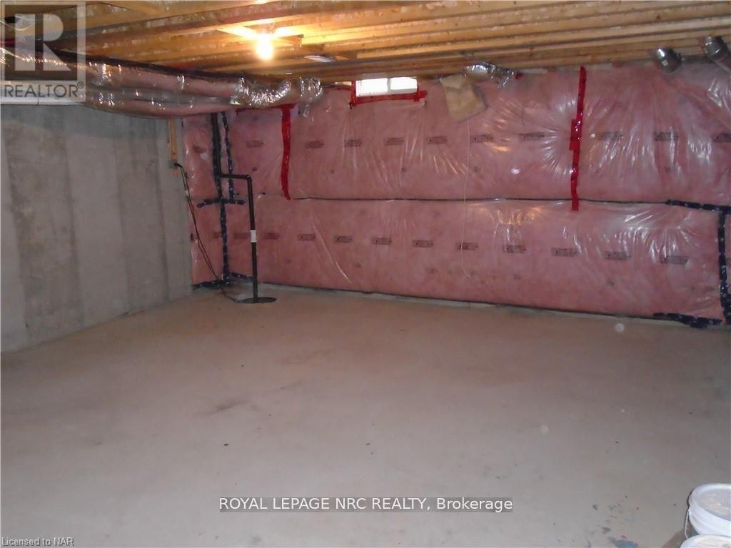 37 Sparkle Drive, Thorold, ON, L2V 0H2 - 17