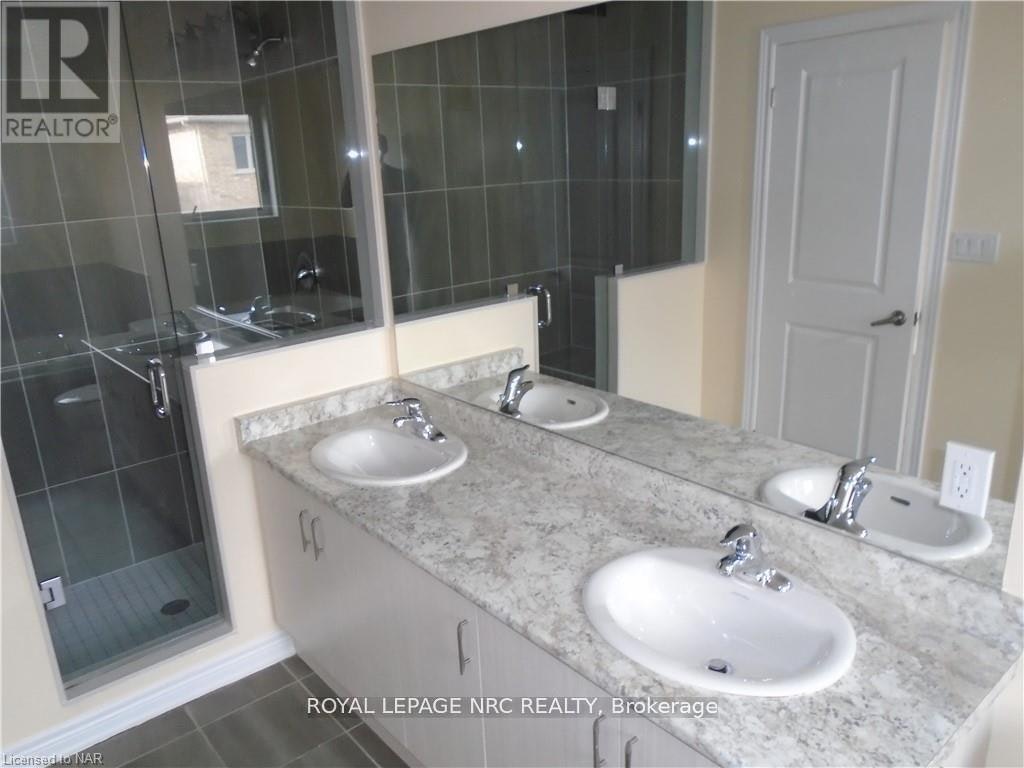 37 Sparkle Drive, Thorold, ON, L2V 0H2 - 13