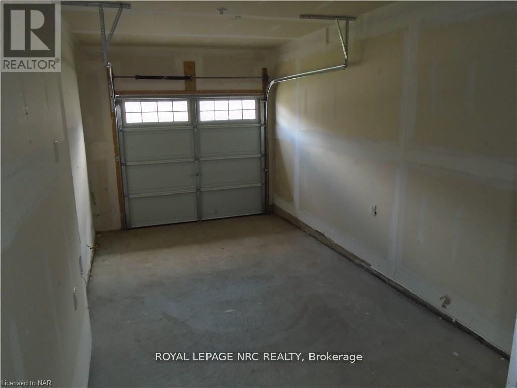 37 Sparkle Drive, Thorold, ON, L2V 0H2 - 3