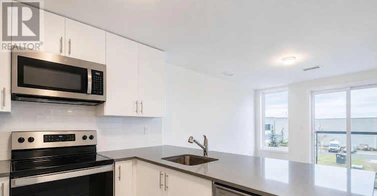 312-3401 Ridgeway Drive, Mississauga, ON, L5L 0B9 - 3