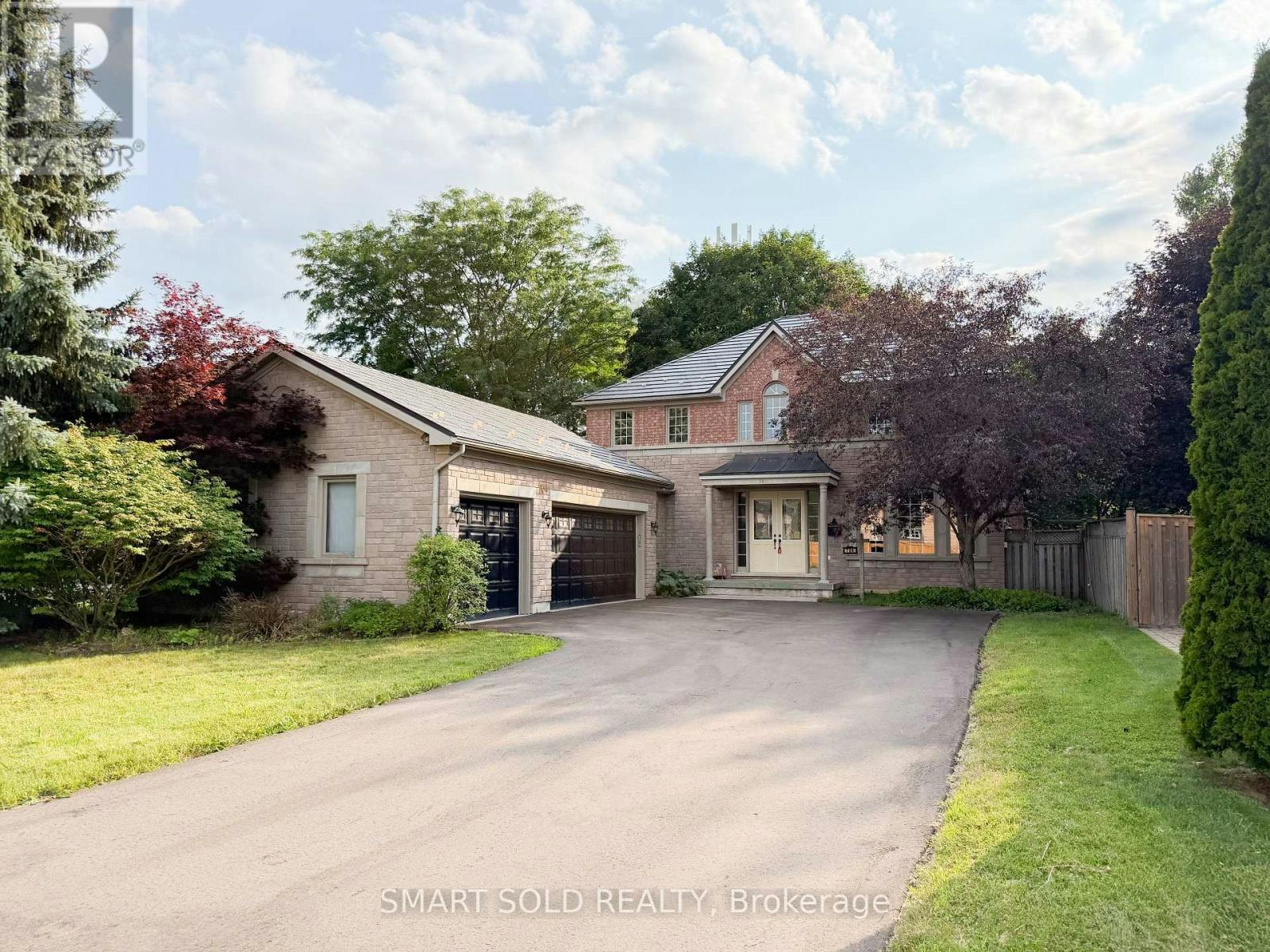 704 Foxcroft Boulevard, Newmarket, ON, L3X 1N2