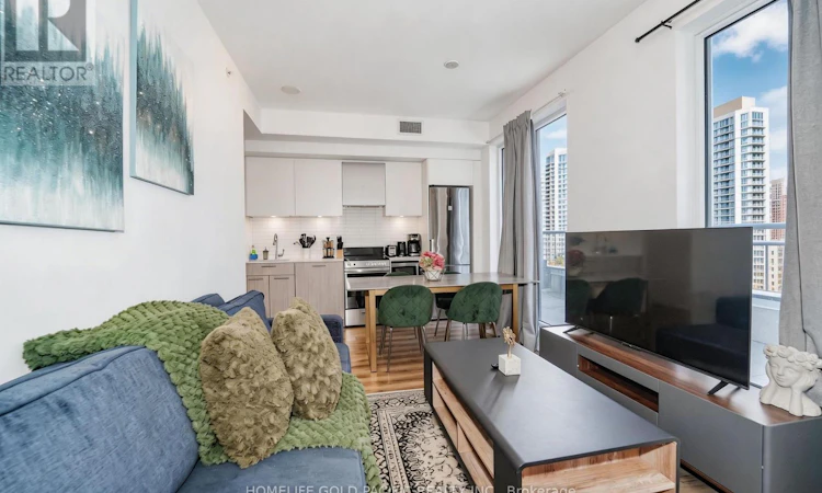925-251 Jarvis Street