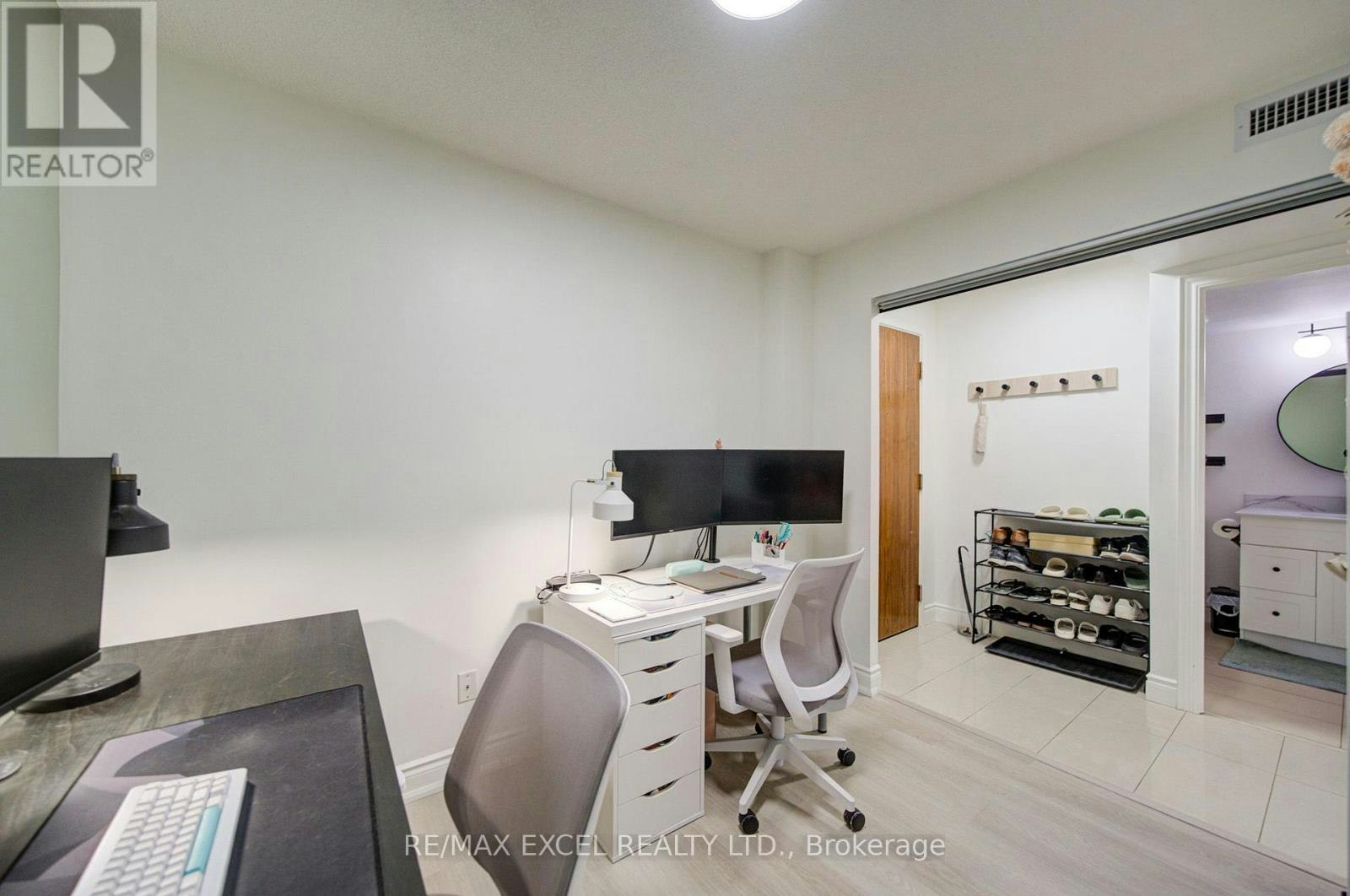 202-37 Galleria Parkway, Markham, ON, L3T 0A5 - 14