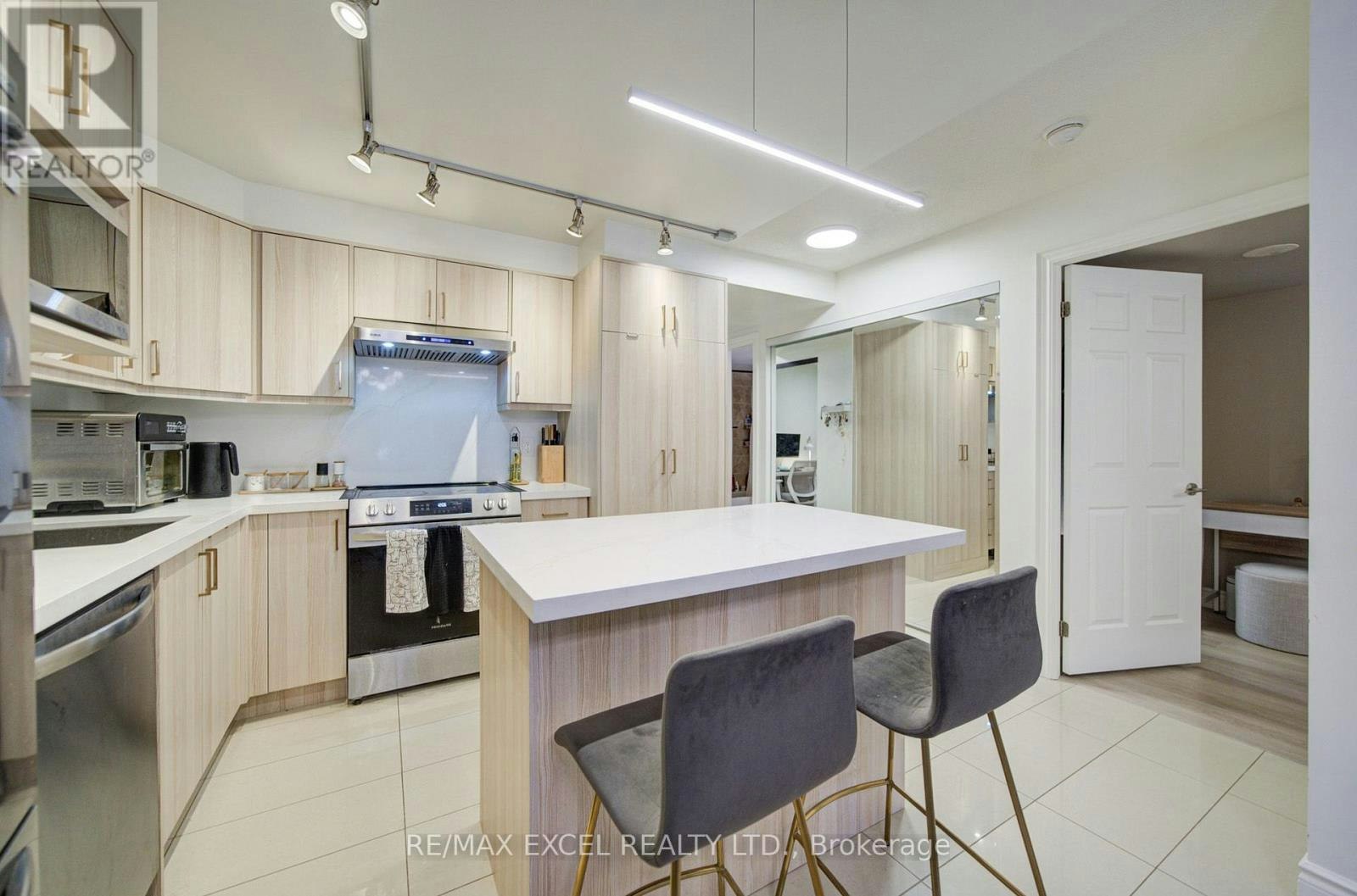 202-37 Galleria Parkway, Markham, ON, L3T 0A5 - 22