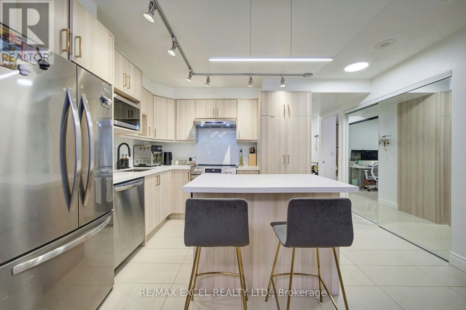 202-37 Galleria Parkway, Markham, ON, L3T 0A5 - 21