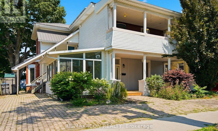 159 Front Street W