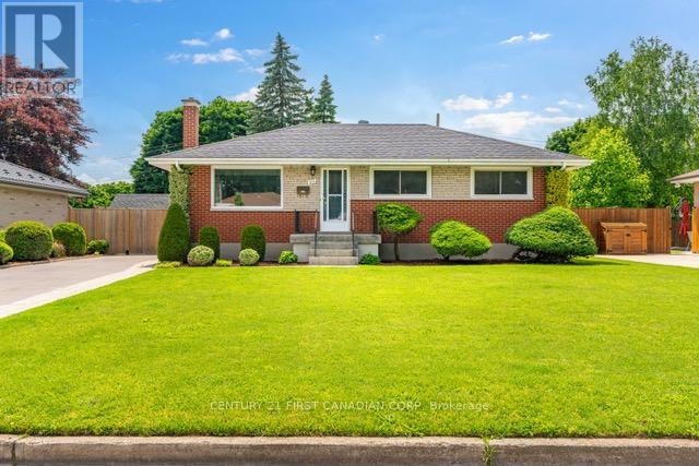 LOWER-216 Irving Place, London, ON, N5V 2H9