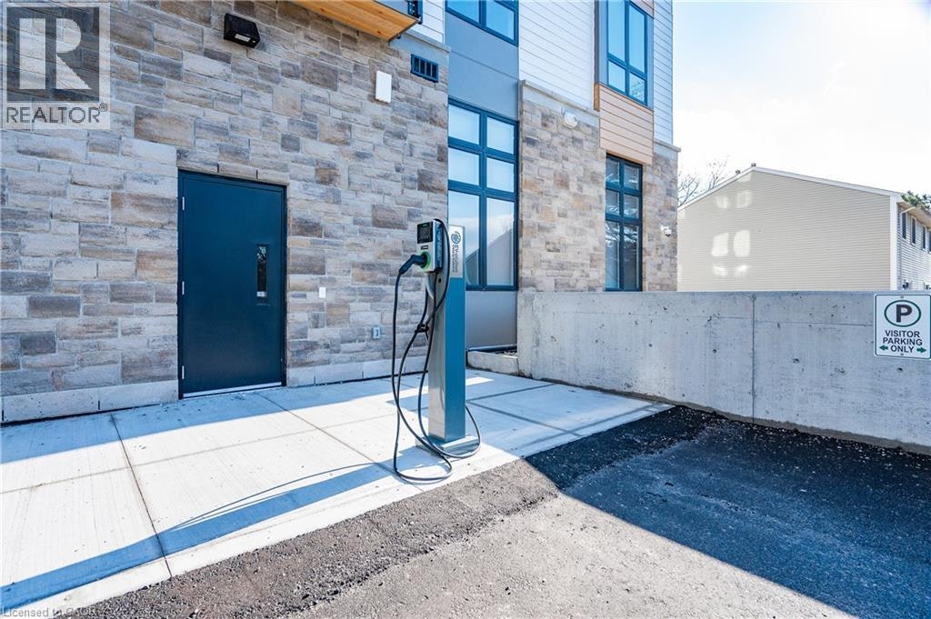 411-101 Golden Eagle Road, Waterloo, ON, N2V 1C3 - 37