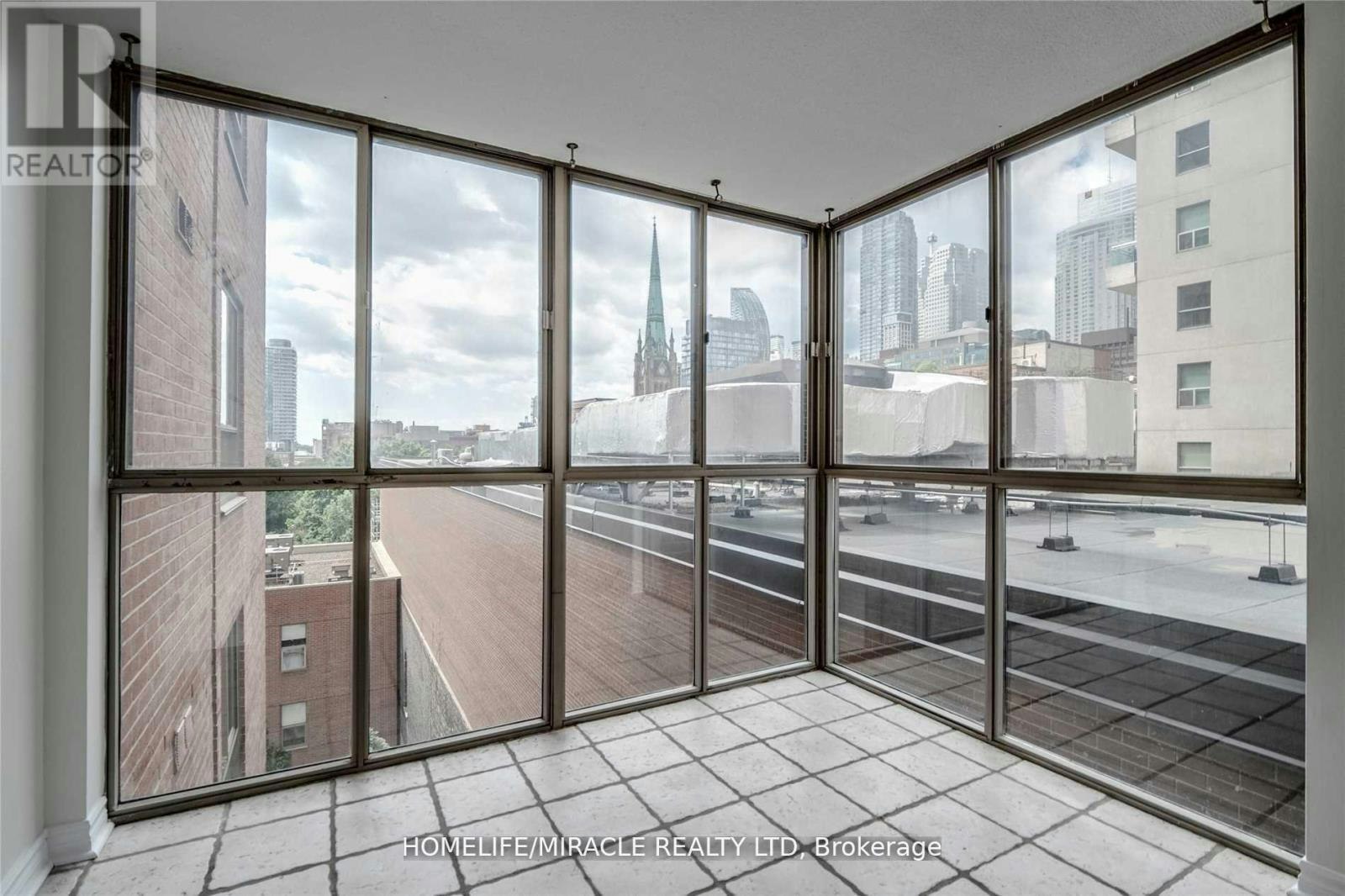 605-95 Lombard Street, Toronto, ON, M5C 2V3 - 10