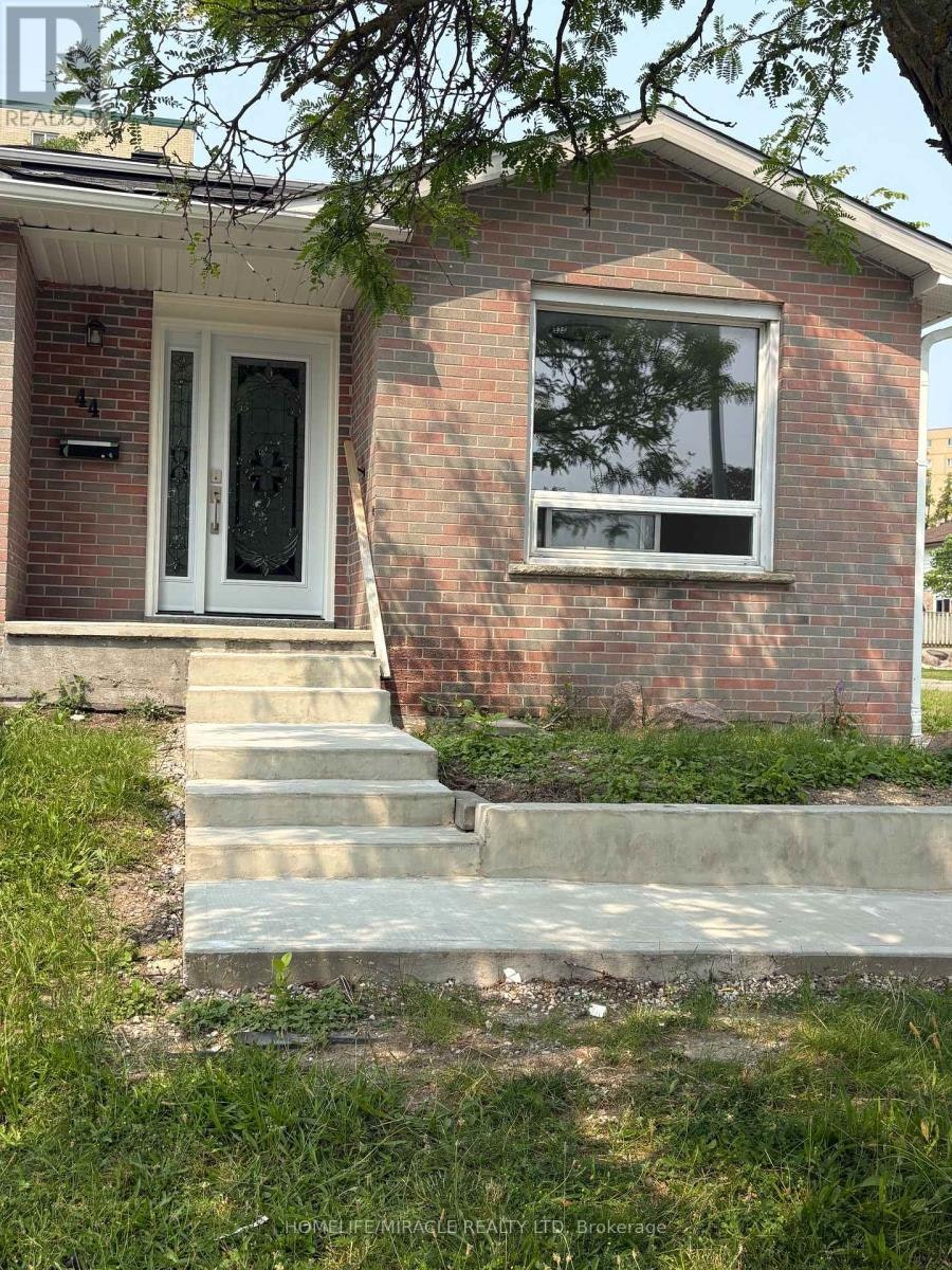 44 Sylvia Street, Barrie, ON, L4M 5J4