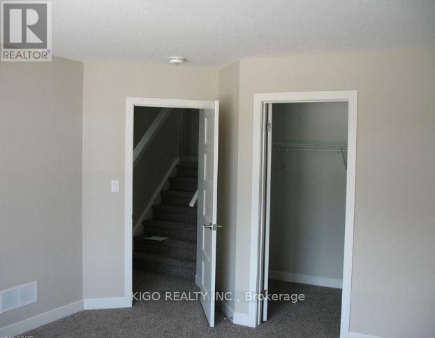 995 Village Square WEST, London, ON, N6H 5J9 - 5