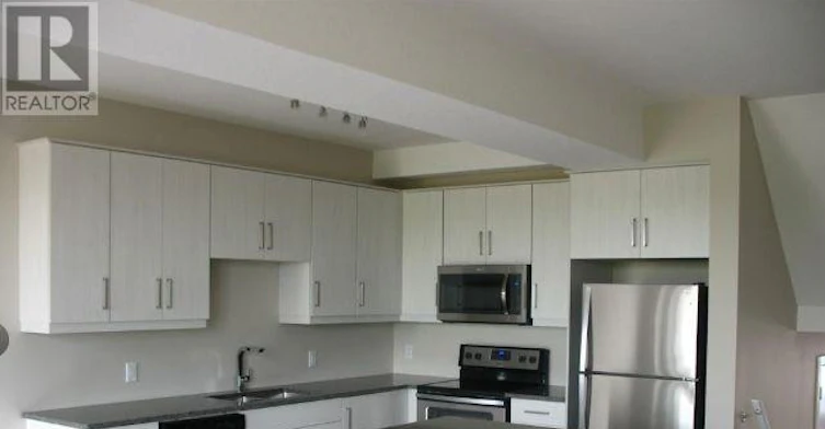995 Village Square WEST, London, ON, N6H 5J9 - 3