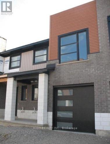 995 Village Square WEST, London, ON, N6H 5J9