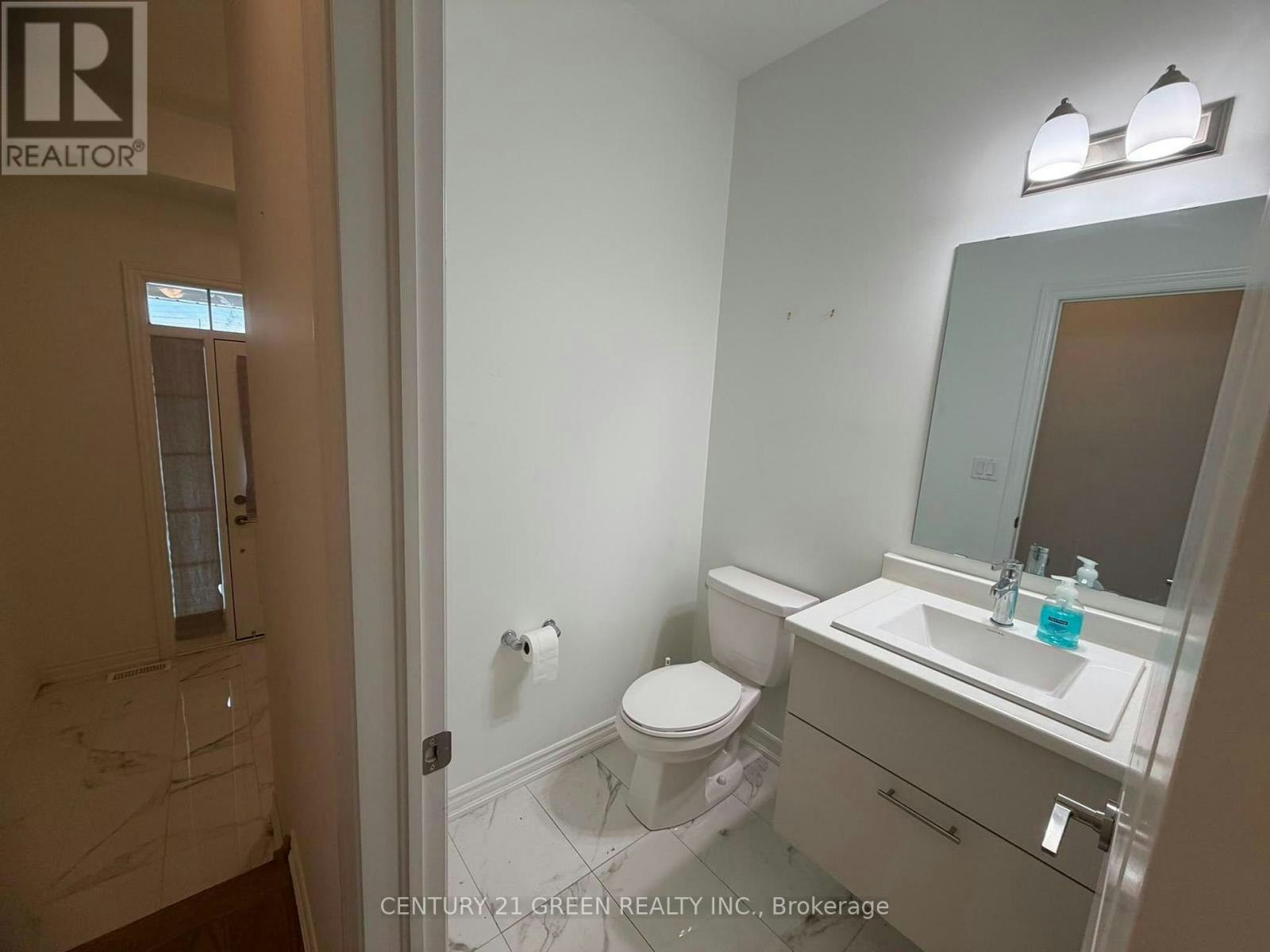 6 Reigate Avenue, Whitby, ON, L1P 0R1 - 4