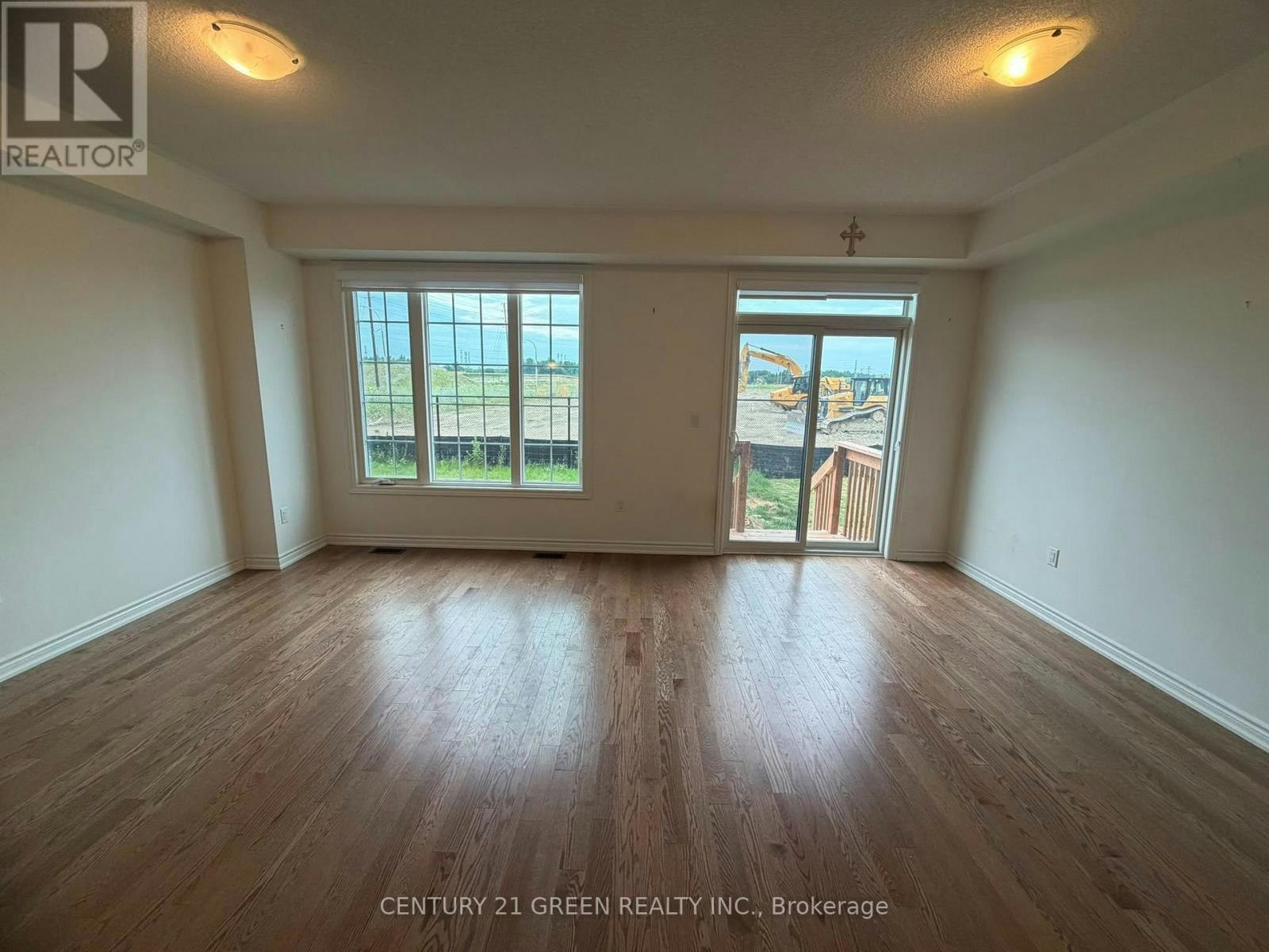 6 Reigate Avenue, Whitby, ON, L1P 0R1 - 8