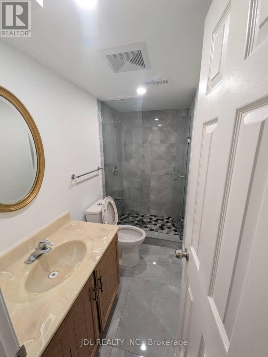 345 Centre Street E, Richmond Hill, ON, L4C 1B3 - 4
