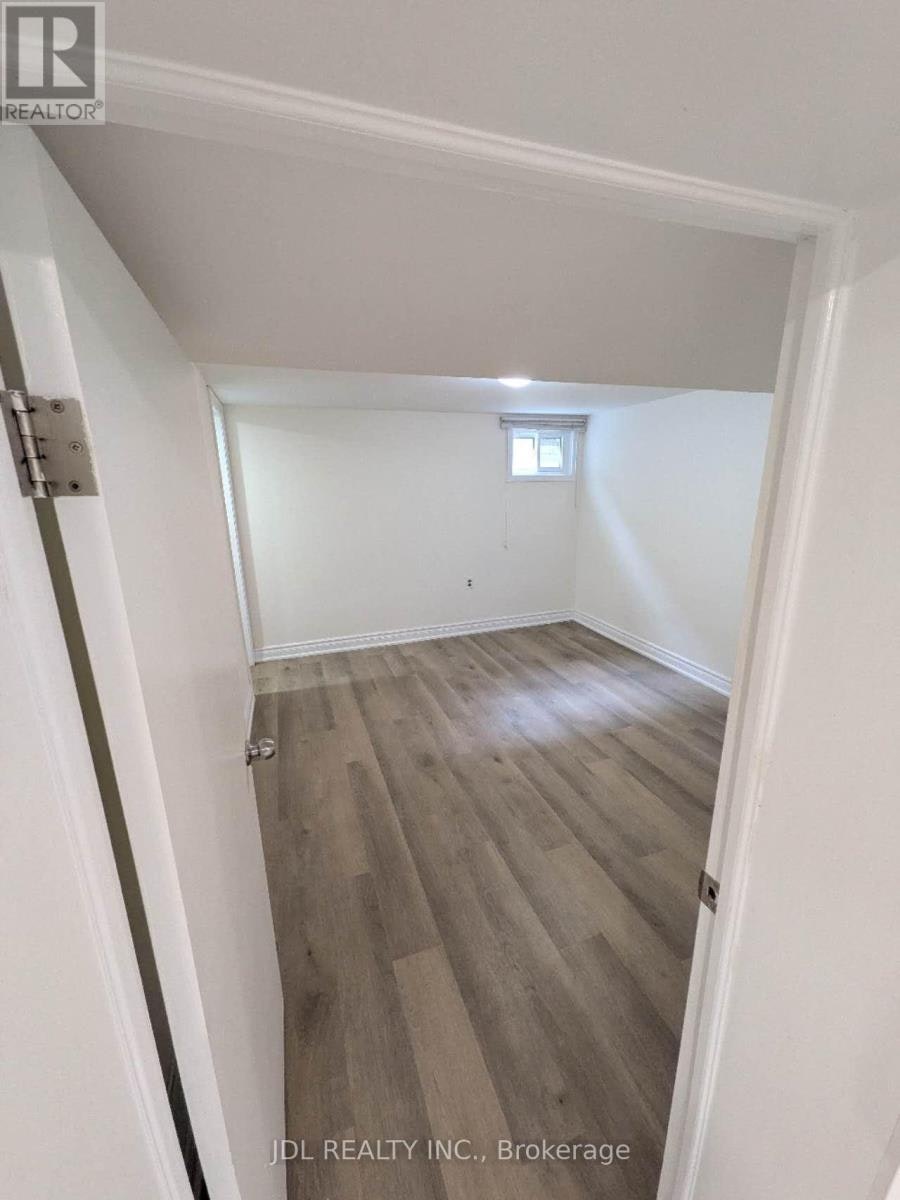 345 Centre Street E, Richmond Hill, ON, L4C 1B3 - 3