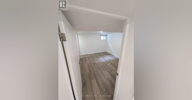 345 Centre Street E, Richmond Hill, ON, L4C 1B3 - 3