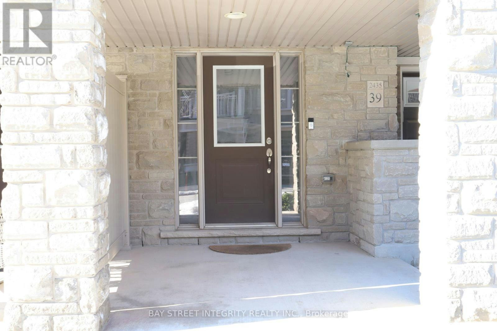 39-2435 Greenwich Drive, Oakville, ON, L6M 0S4 - 2