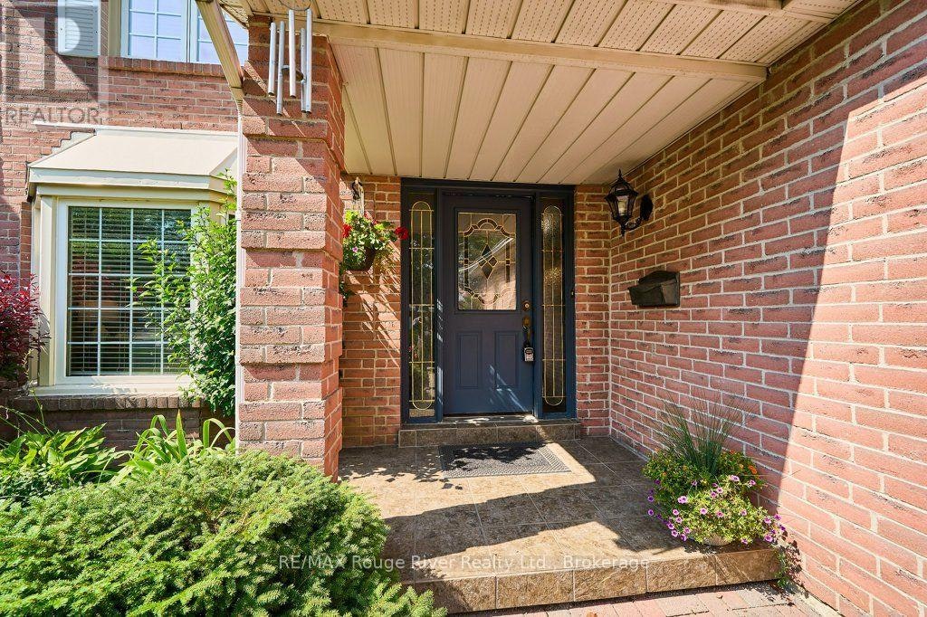 939 Catskill Drive, Oshawa, ON, L1J 8J9