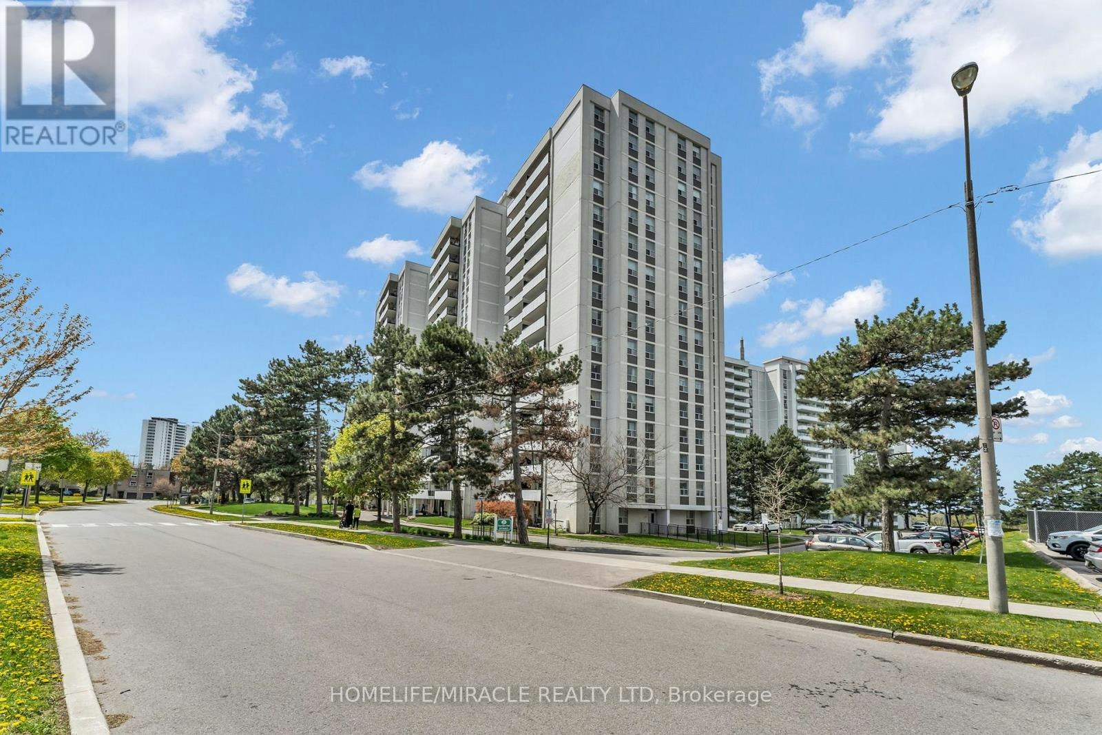 1611-20 Forest Manor Road, Toronto, ON, M2J 1M2
