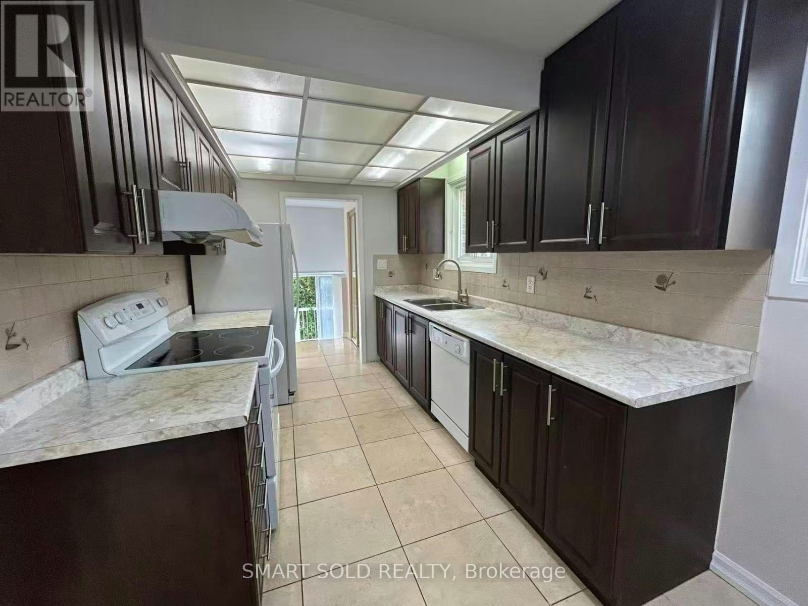MAIN + UPPER-31 Silas Hill Drive, Toronto, ON, M2J 2X8 - 2