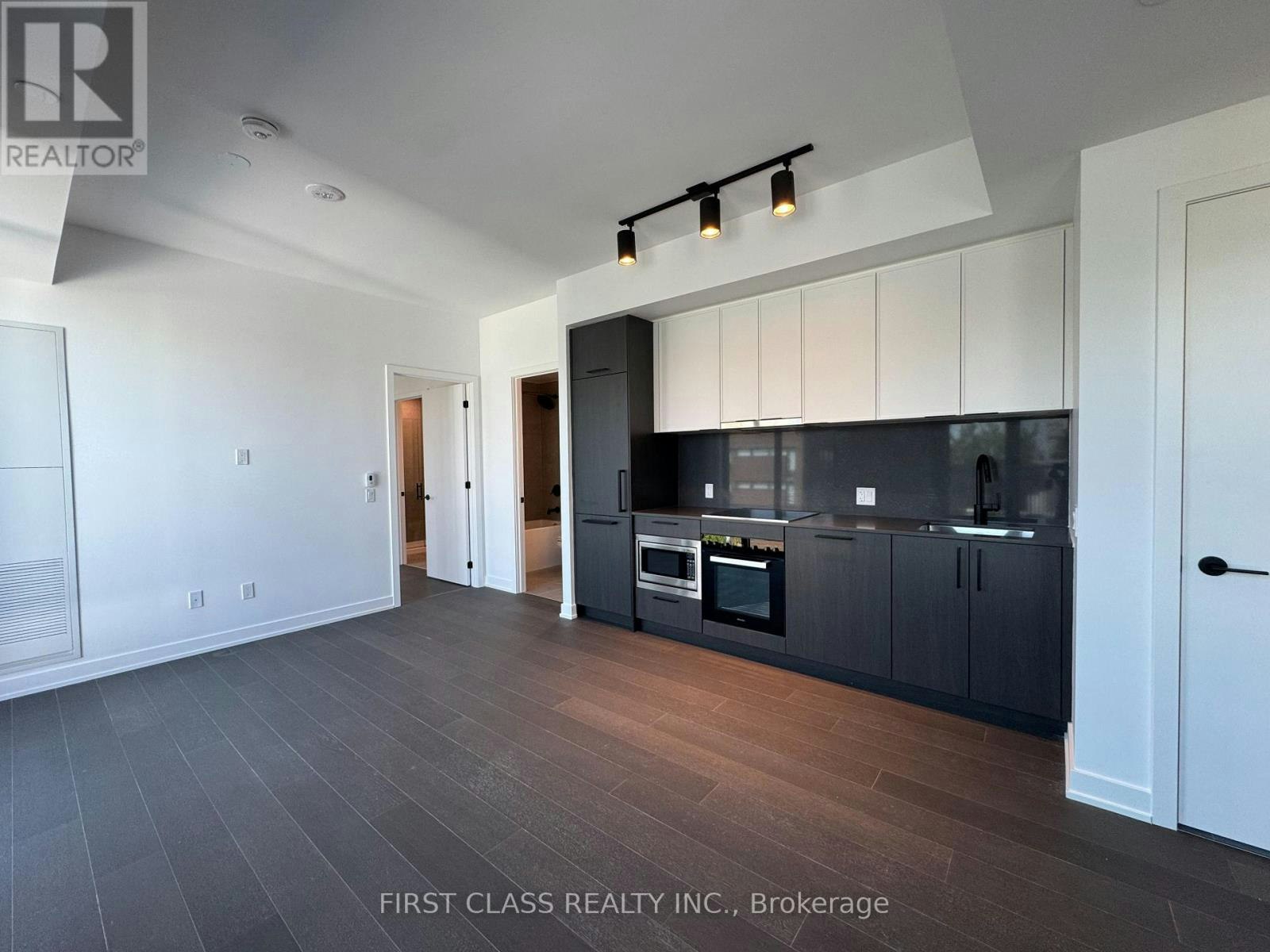 822-91 Montclair Avenue, Toronto, ON, M5P 0B1 - 2