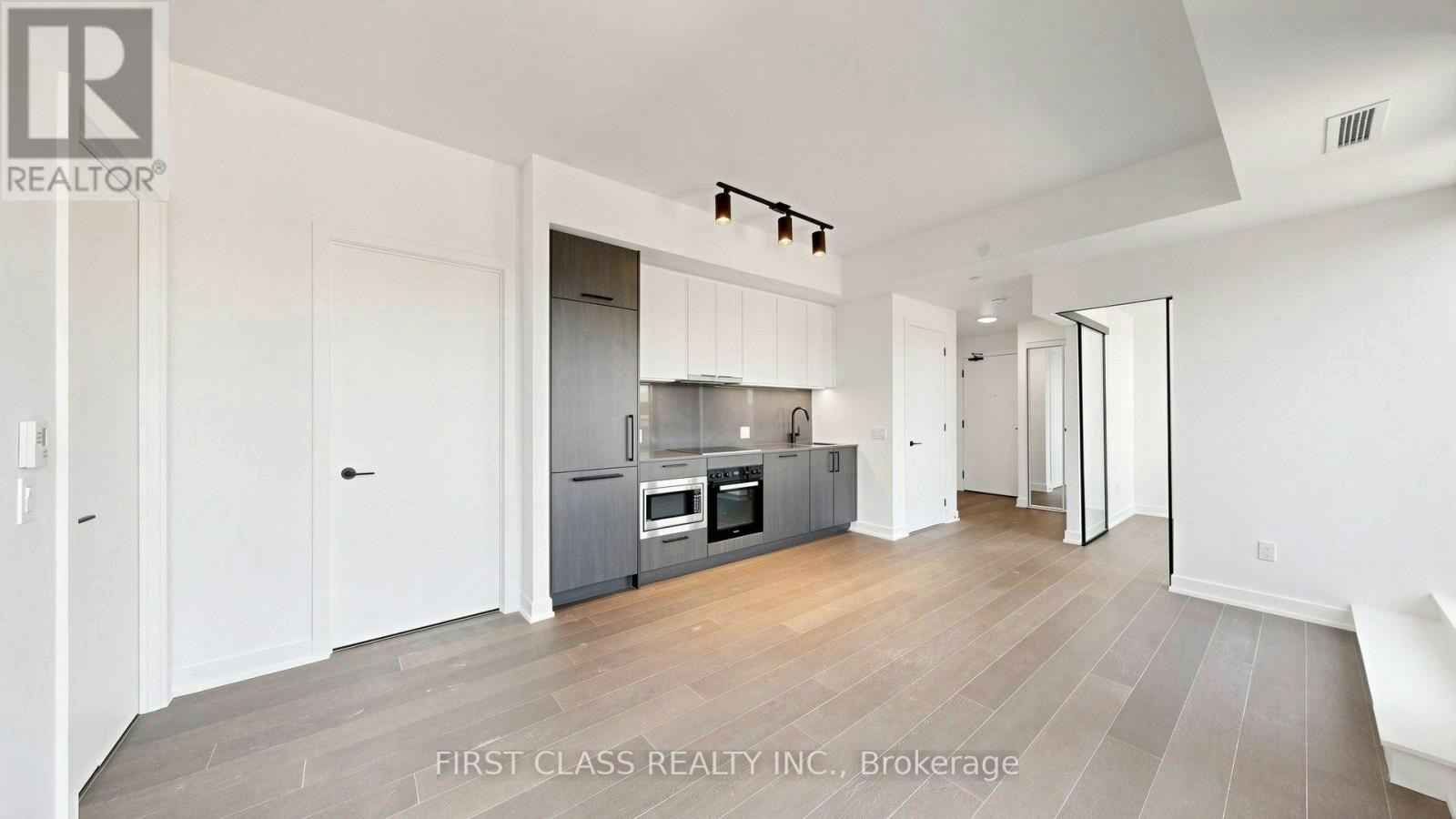 822-91 Montclair Avenue, Toronto, ON, M5P 0B1 - 9