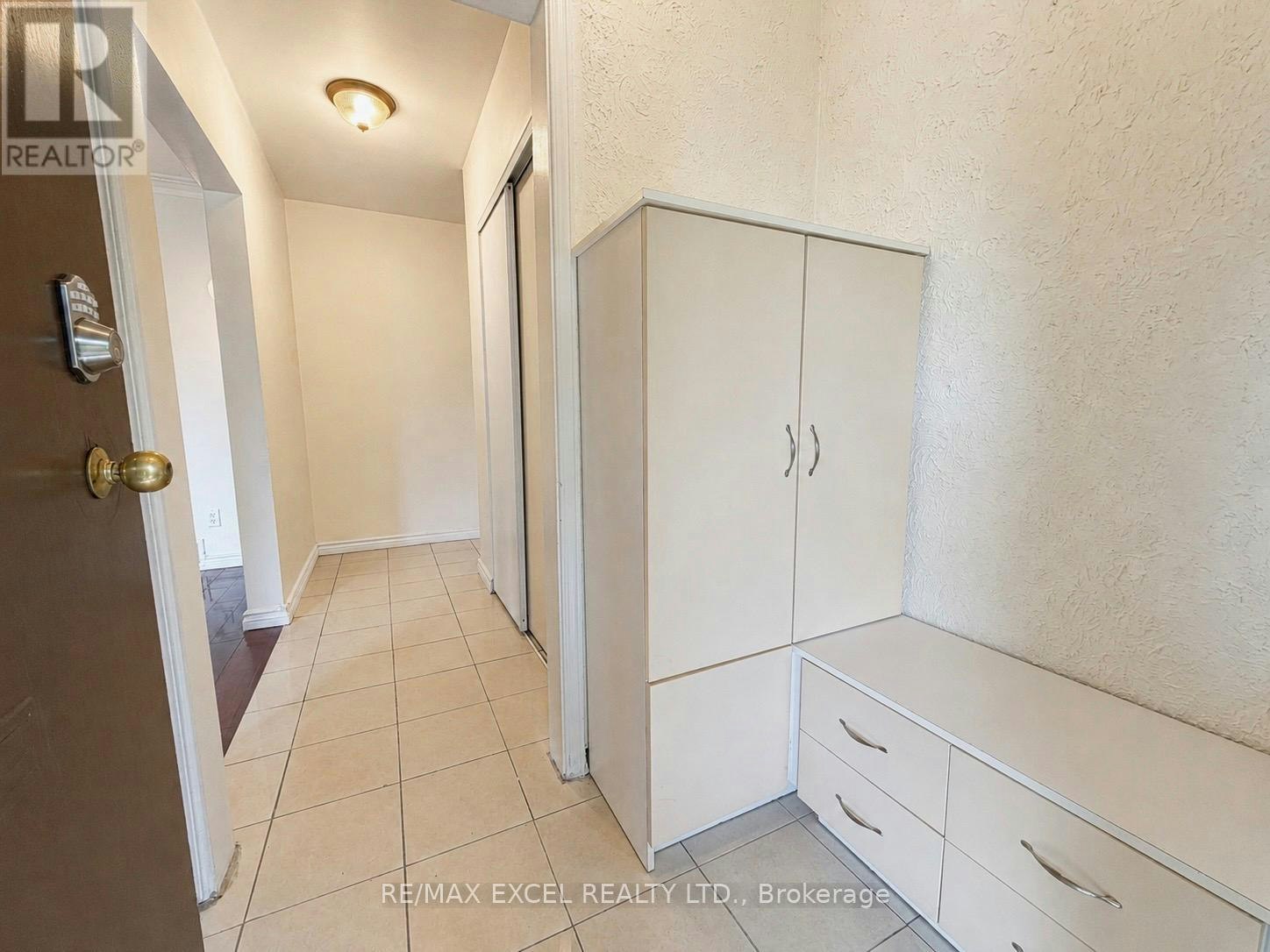 MAIN-39 Commons Drive, Toronto, ON, M1T 1E3 - 2