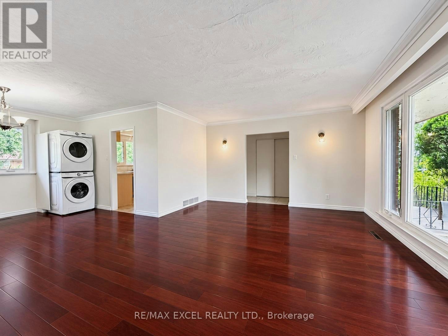 MAIN-39 Commons Drive, Toronto, ON, M1T 1E3
