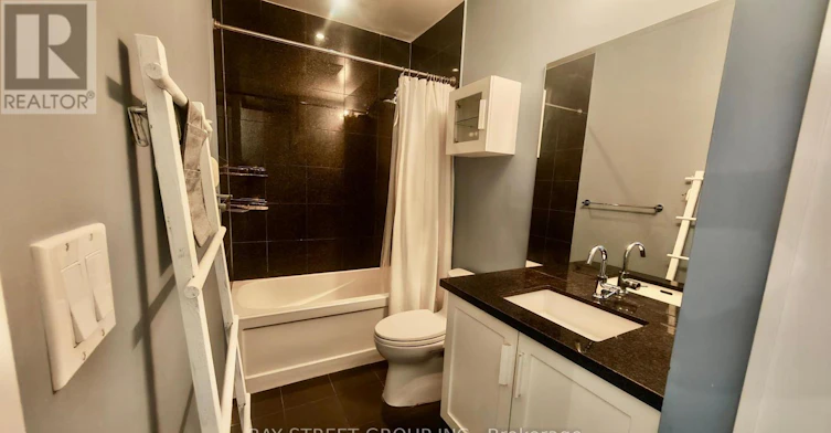 727-29 Queens Quay E, Toronto, ON, M5E 0A4 - 9