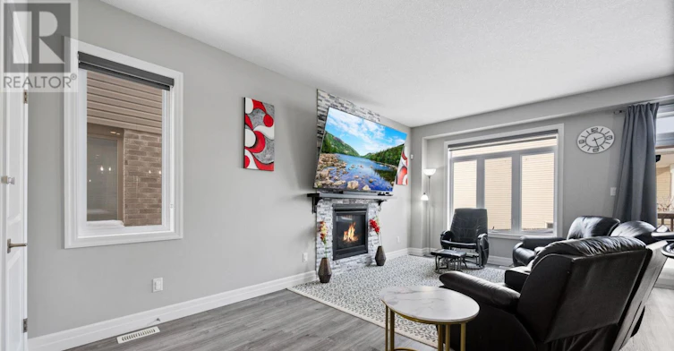 29-1023 Devonshire Avenue, Woodstock, ON, N4S 5S1 - 2