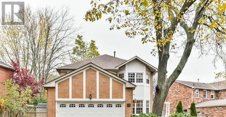 11 Berkeley Court, Markham, ON, L3R 6M4
