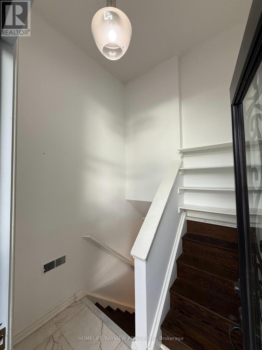 BSMT-68 Knighton Drive, Toronto, ON, M4A 1W2 - 3