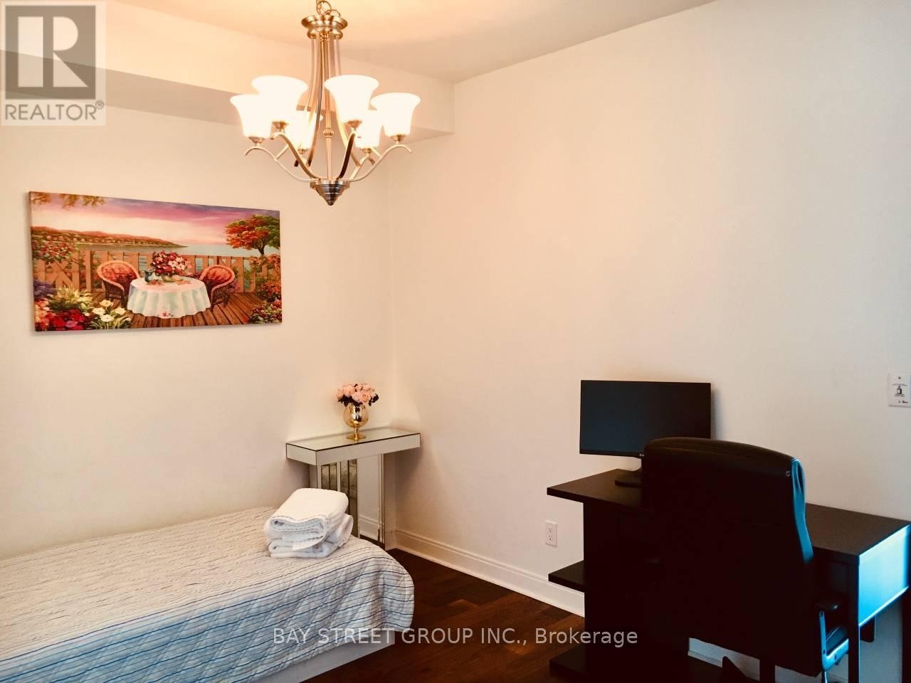2301-18 Yorkville Avenue, Toronto, ON, M4W 3Y8 - 5