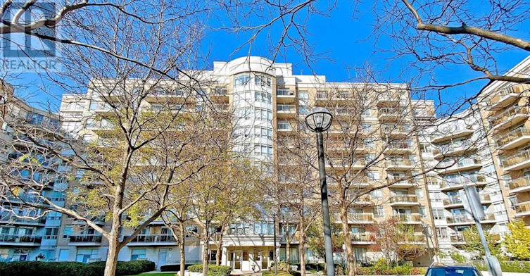 915-650 Lawrence Avenue W, Toronto, ON, M6A 3E8