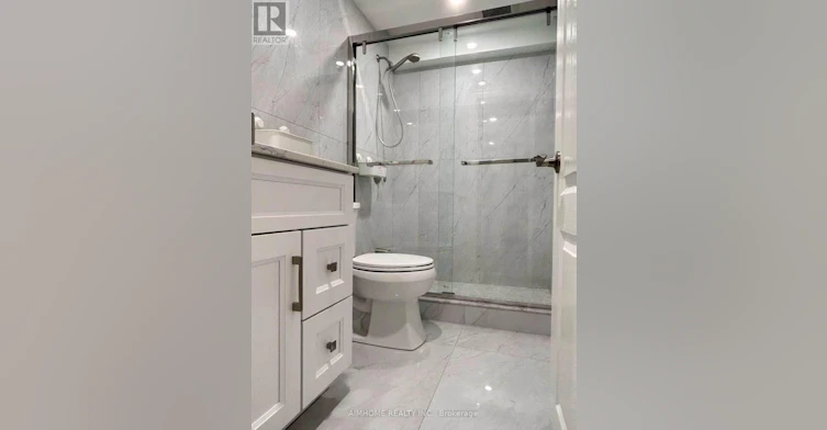 130 Village Gate Drive, Markham, ON, L6C 1Y5 - 3