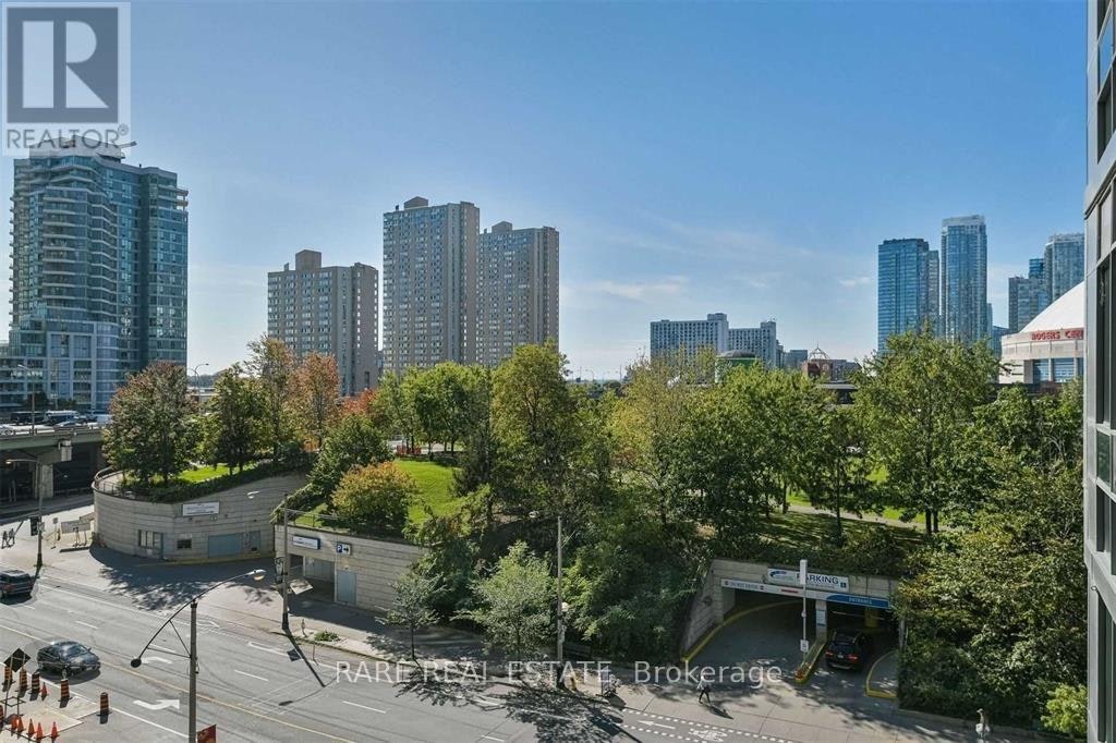 202-51 Lower Simcoe Street, Toronto, ON, M5J 3A2 - 5