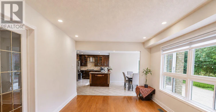 129 Mcclellan Way, Aurora, ON, L4G 6M4 - 12