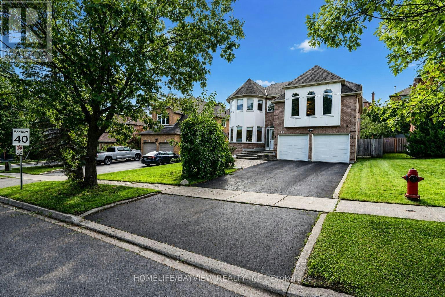 129 Mcclellan Way, Aurora, ON, L4G 6M4
