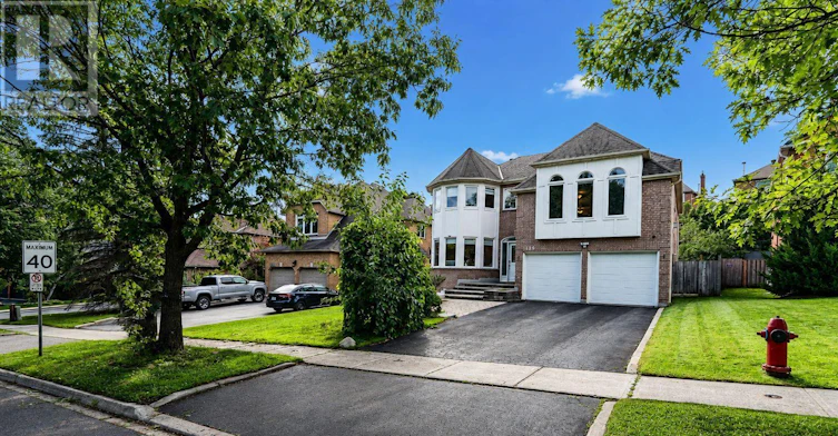 129 Mcclellan Way, Aurora, ON, L4G 6M4