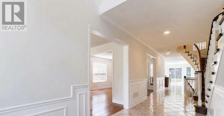 129 Mcclellan Way, Aurora, ON, L4G 6M4 - 2