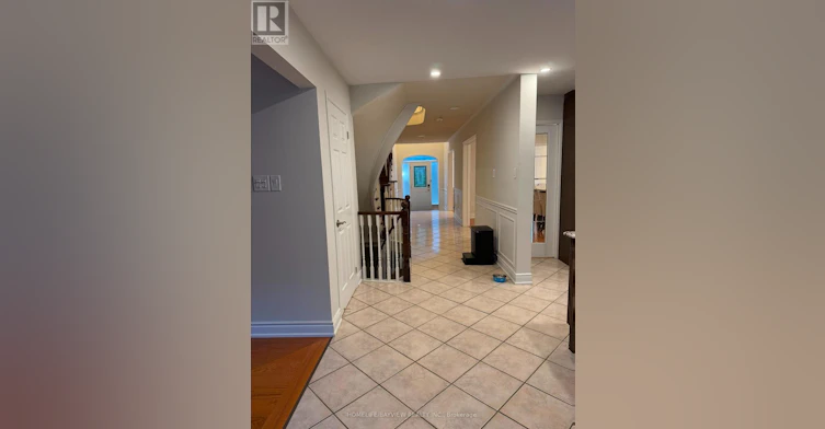 129 Mcclellan Way, Aurora, ON, L4G 6M4 - 3