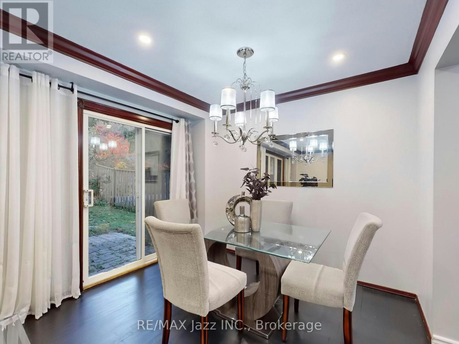 677 Grandview Drive, Oshawa, ON, L1H 7V9 - 4