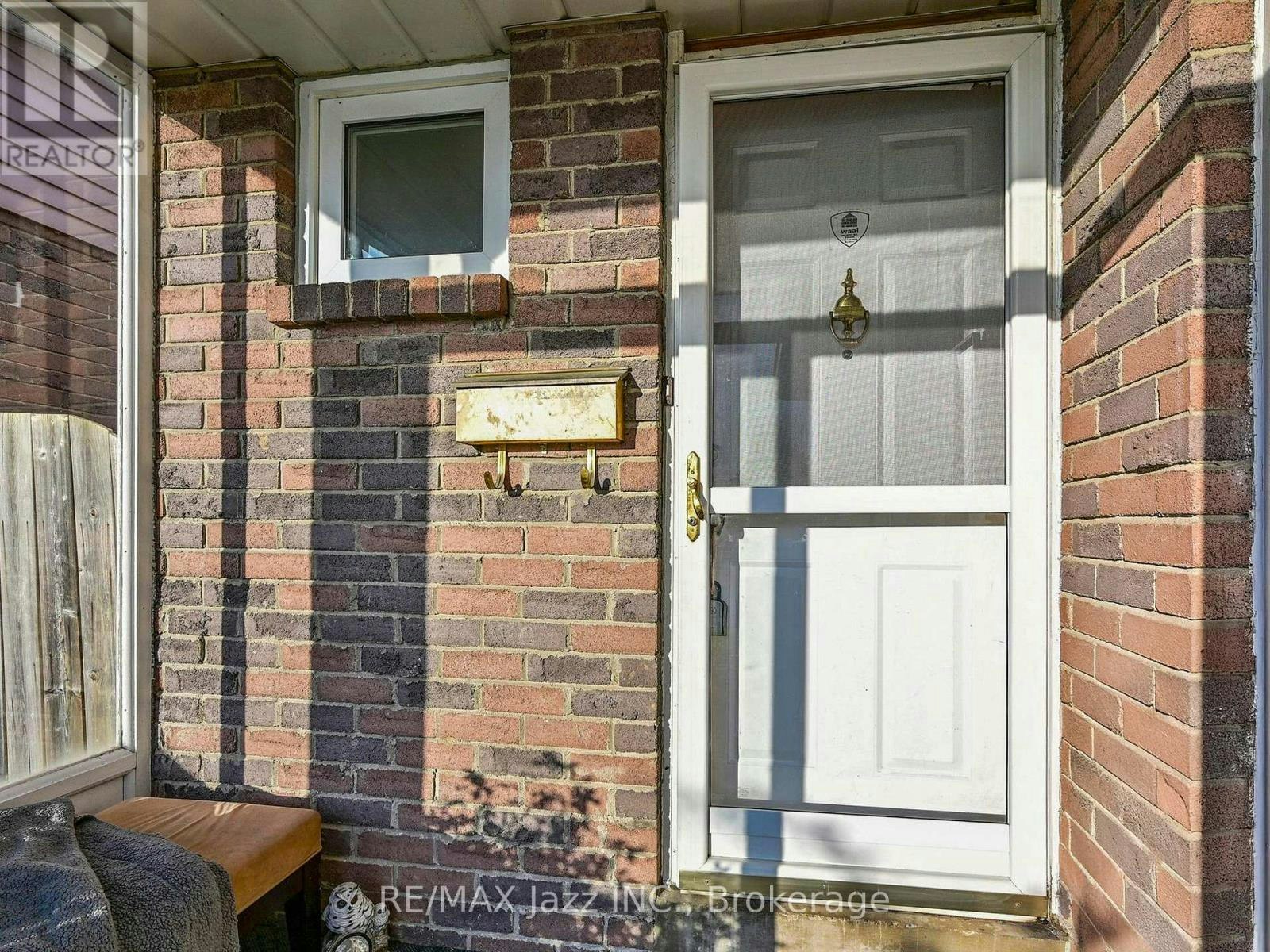 677 Grandview Drive, Oshawa, ON, L1H 7V9 - 2